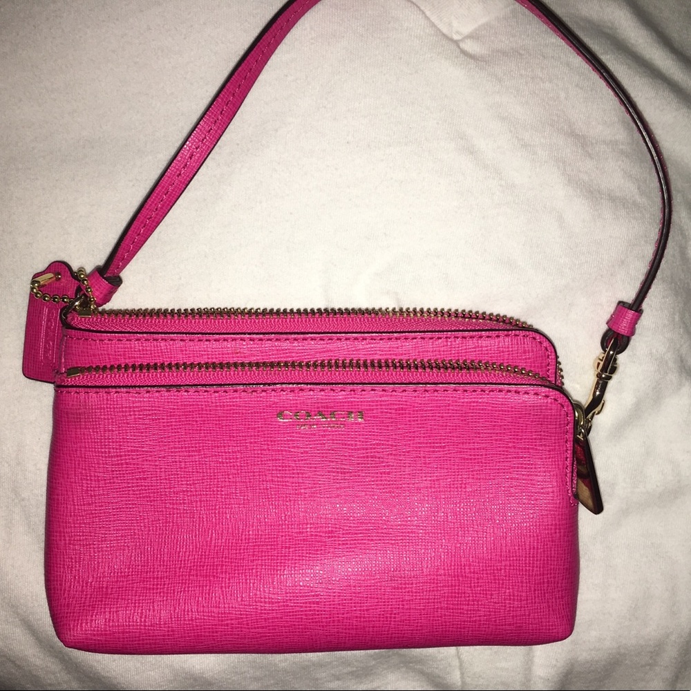 EUC Coach wristlet with two pockets